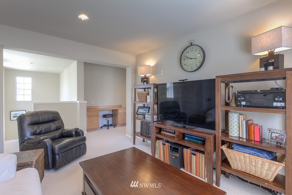 2016 Lincoln Place Northeast Renton, WA 98056 - Photo 10 of 20