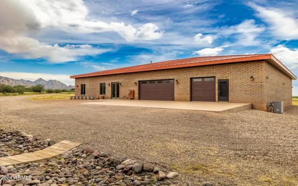 $924,900 | 1044 North Dragoon Ranch Road, St. David, AZ 85630