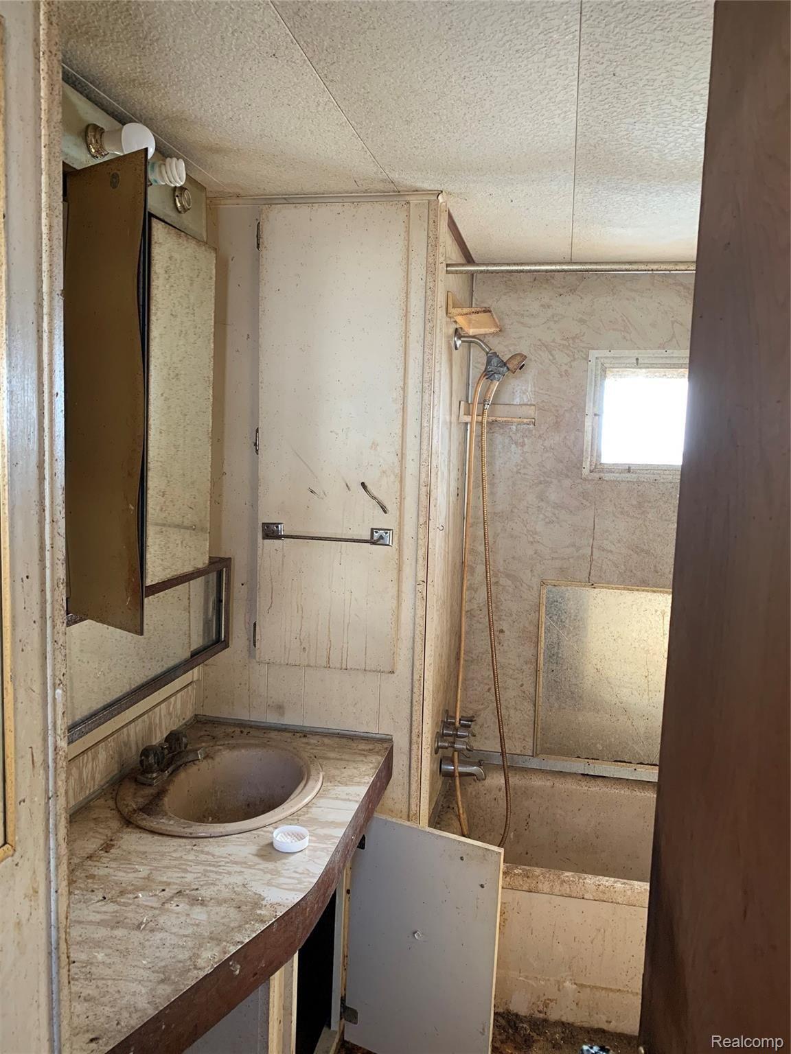 6621 Wickert Road Hale, MI 48739 - Photo 12 of 13 O2lPcbvZSJqFxY7hIZ7axw.jpg