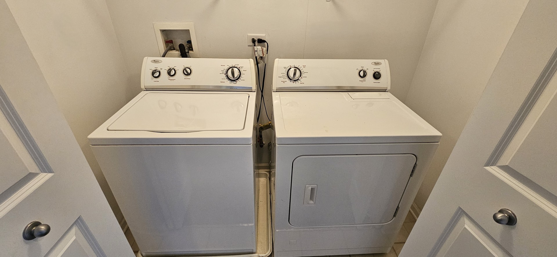 1196 Meagan Court Elgin, IL 60120 - Photo 16 of 26 a utility room with dryer and washer