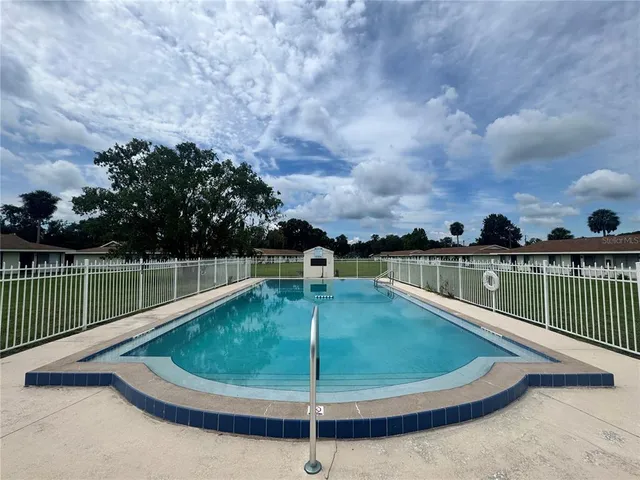 $1,295 | 2744 Botts Landing Road, Unit 204, DeLand, FL 32720
