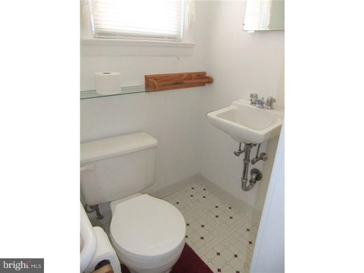 1019 Edgewood Drive Springfield, PA 19064 - Photo 12 of 25 Gallery Image 12