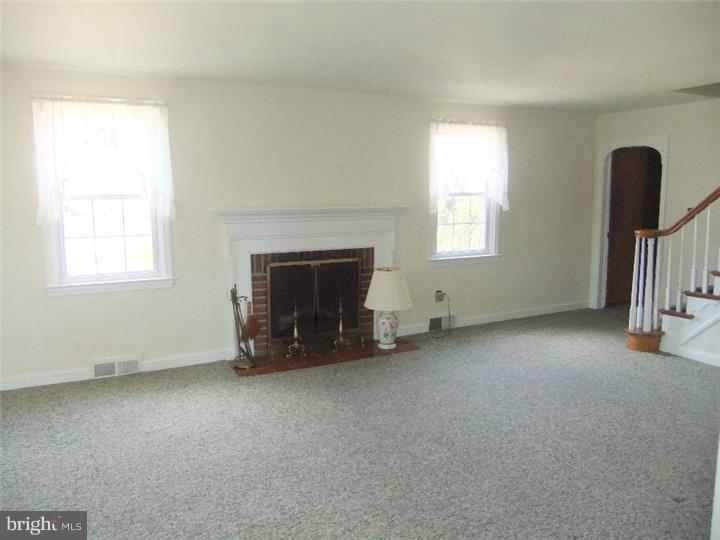 1019 Edgewood Drive Springfield, PA 19064 - Photo 5 of 25 Gallery Image 5
