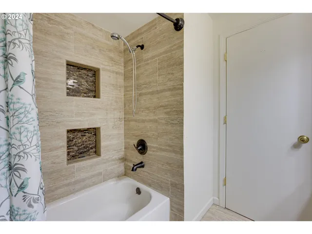 $295,000 | 11990 Southwest Corby Drive, Unit 16, Portland, OR 97225