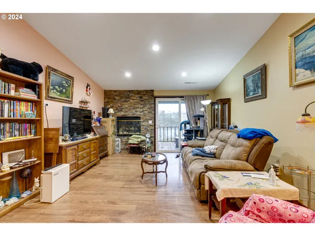 $295,000 | 11990 Southwest Corby Drive, Unit 16, Portland, OR 97225