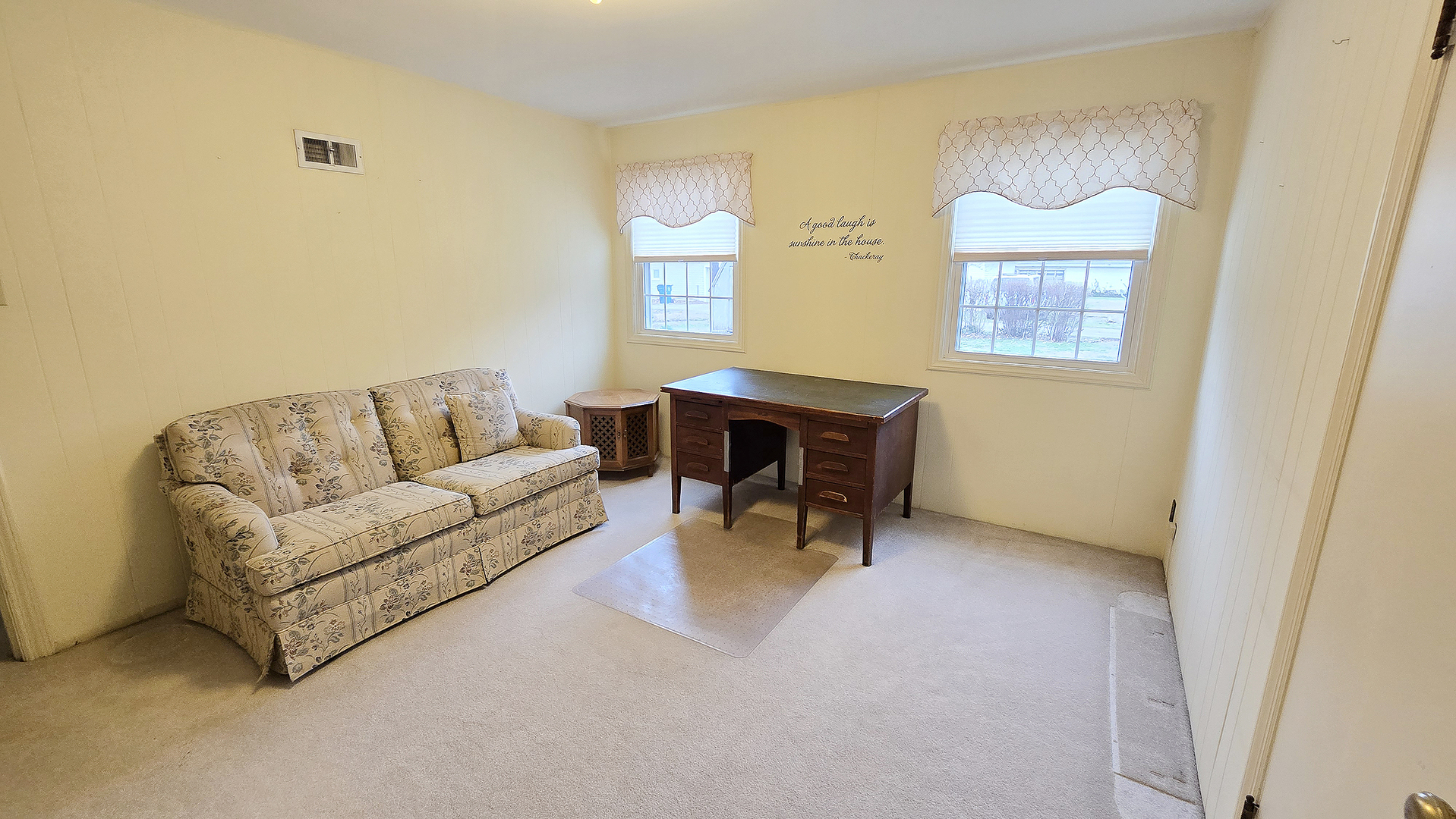 630 Short Street Centralia, IL 62801 - Photo 22 of 47 a living room with furniture and a window