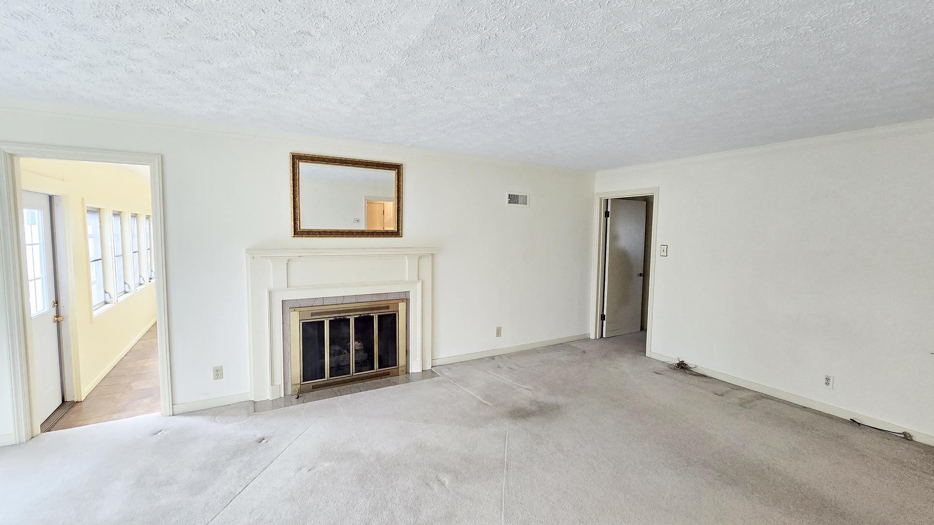 630 Short Street Centralia, IL 62801 - Photo 32 of 47 a view of empty room with a fireplace