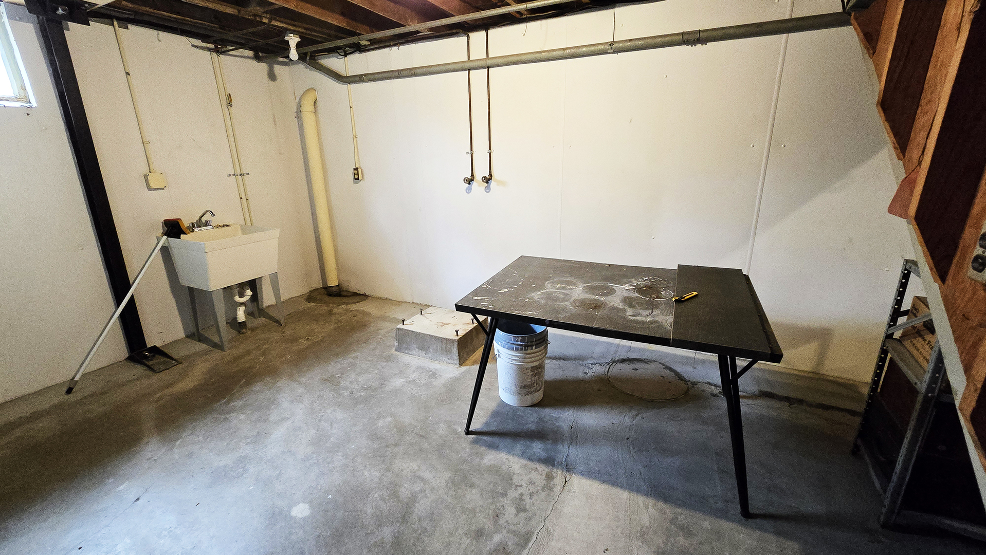 630 Short Street Centralia, IL 62801 - Photo 43 of 47 a view of a room with table and chair