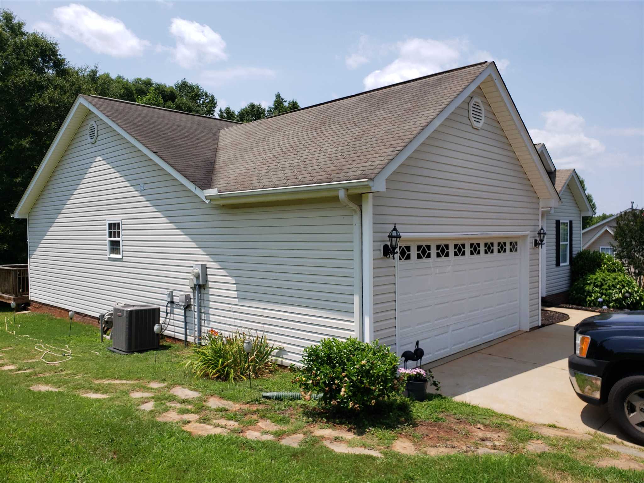 263 Bethany Court Inman, SC 29349 - Photo 2 of 36