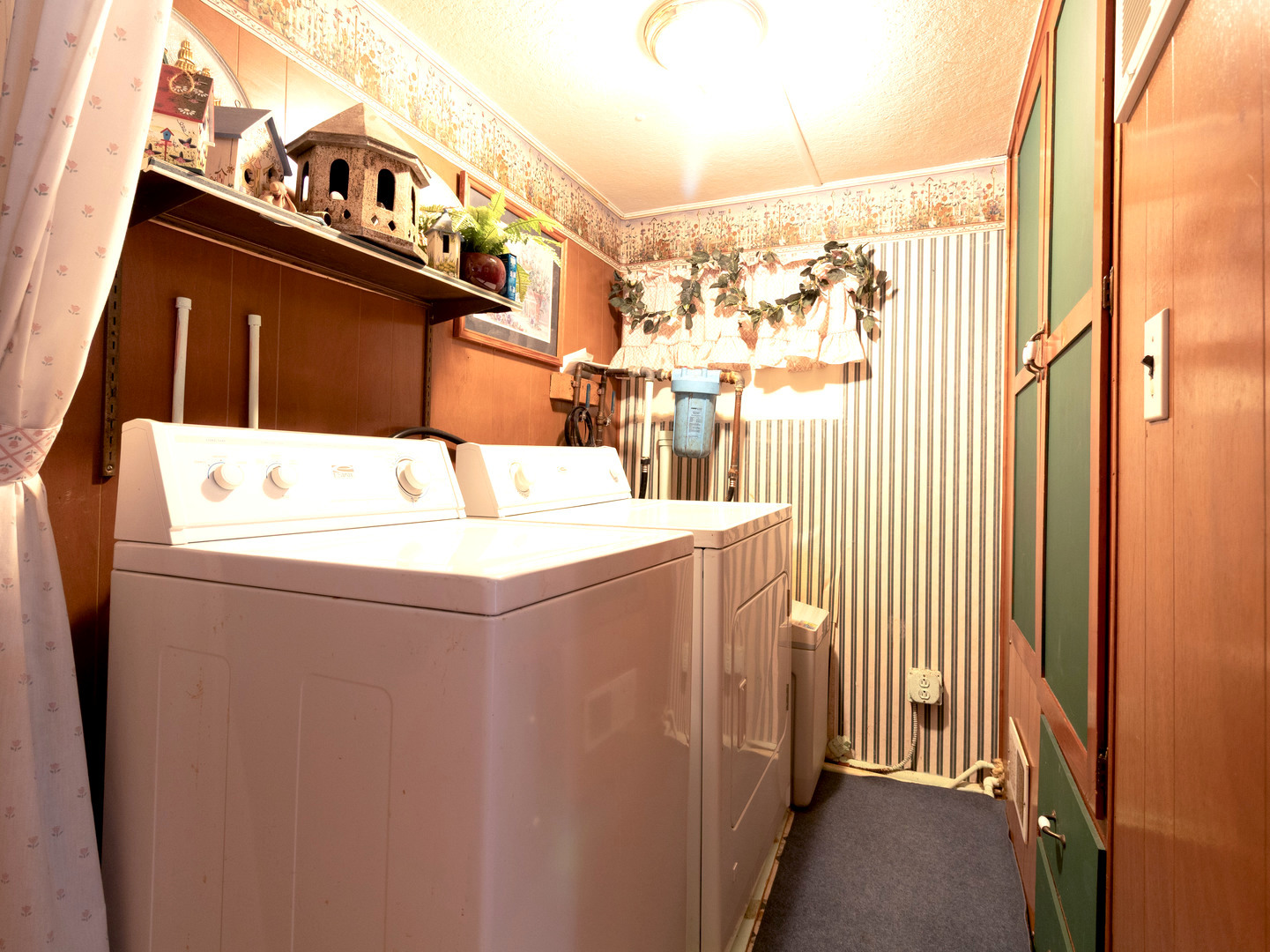6240 Gun Club Road Morris, IL 60450 - Photo 10 of 19 a utility room with dryer and washer