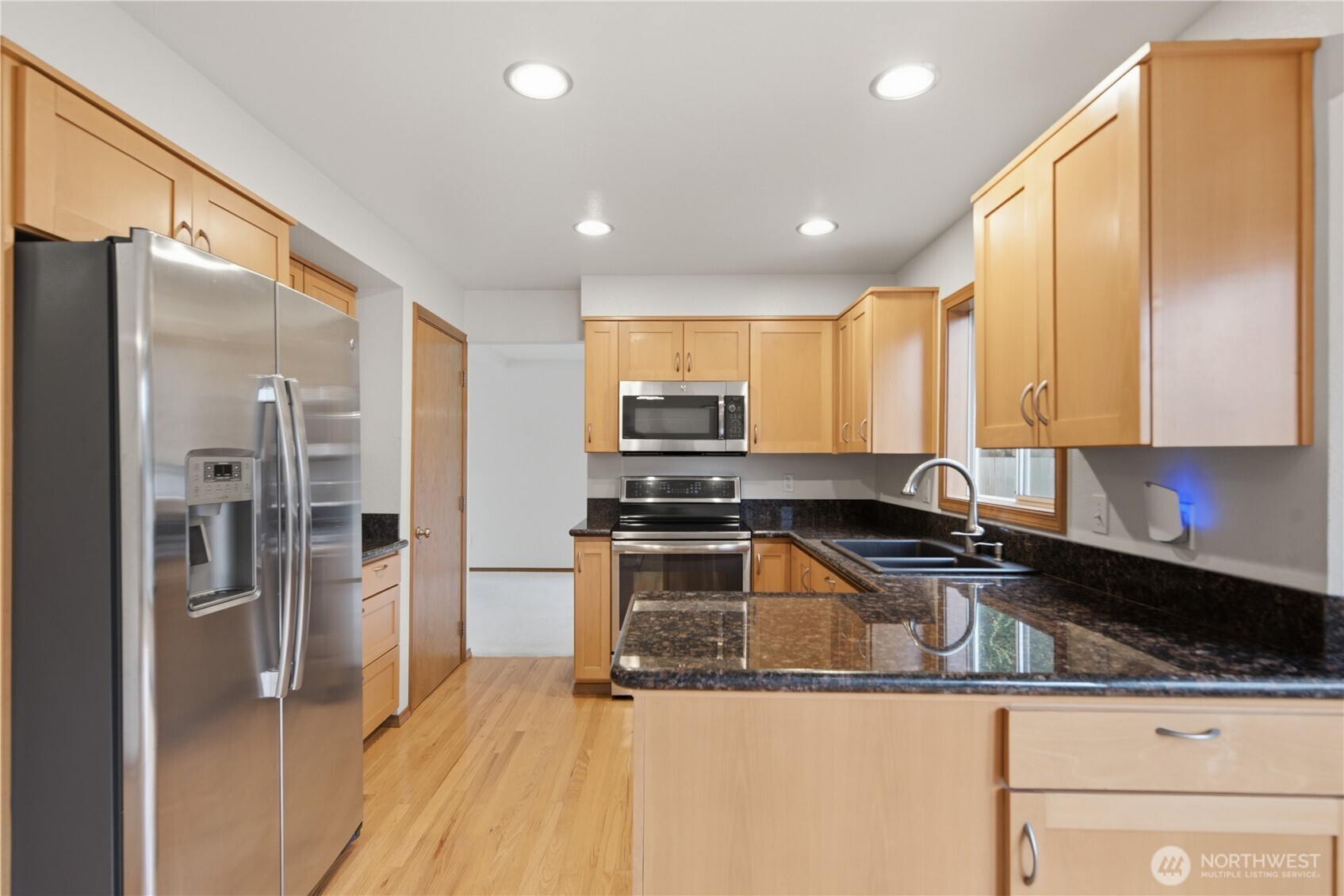 19022 102nd Avenue Southeast Renton, WA 98055 - Photo 7 of 36
