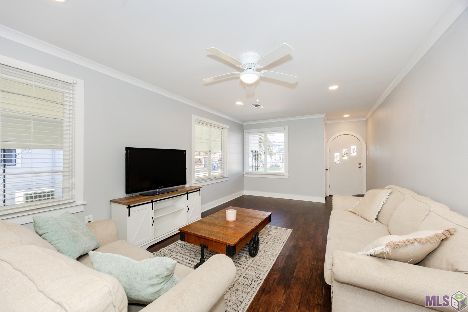 423 Avenue East Port Allen, LA 70767 - Photo 3 of 33