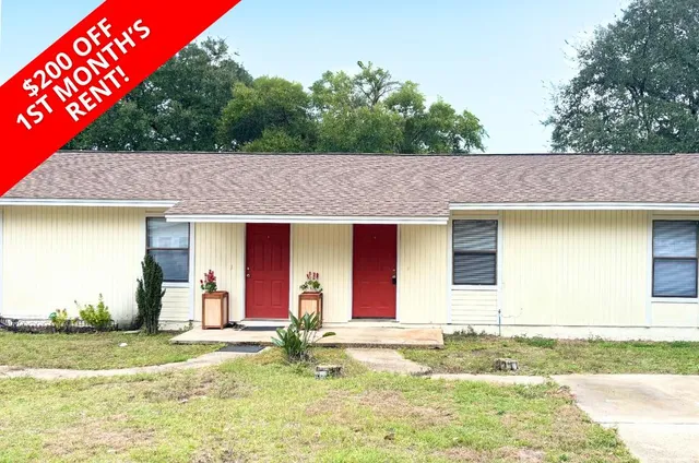 $1,200 | 208 Squirrel Haven Road, Unit A, Mary Esther, FL 32569