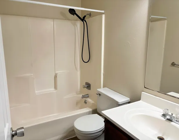 $1,200 | 208 Squirrel Haven Road, Unit A, Mary Esther, FL 32569