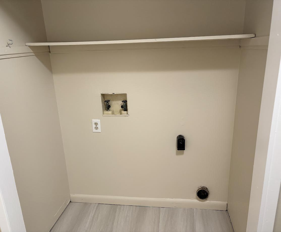 208 Squirrel Haven Road, Unit A Mary Esther, FL 32569 - Photo 9 of 13 a view of a small space