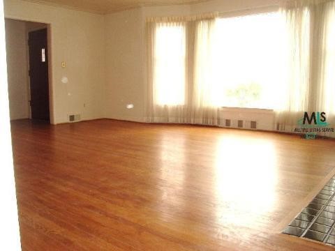 1548 South Renaud Road Grosse Pointe, MI 48236 - Photo 4 of 12 631123-3.JPG