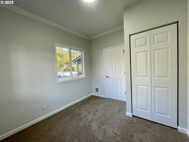 $339,900 | 1039 Chestnut Avenue, Cottage Grove, OR 97424