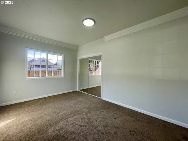 $339,900 | 1039 Chestnut Avenue, Cottage Grove, OR 97424