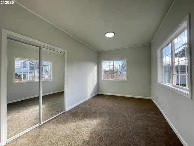 $339,900 | 1039 Chestnut Avenue, Cottage Grove, OR 97424