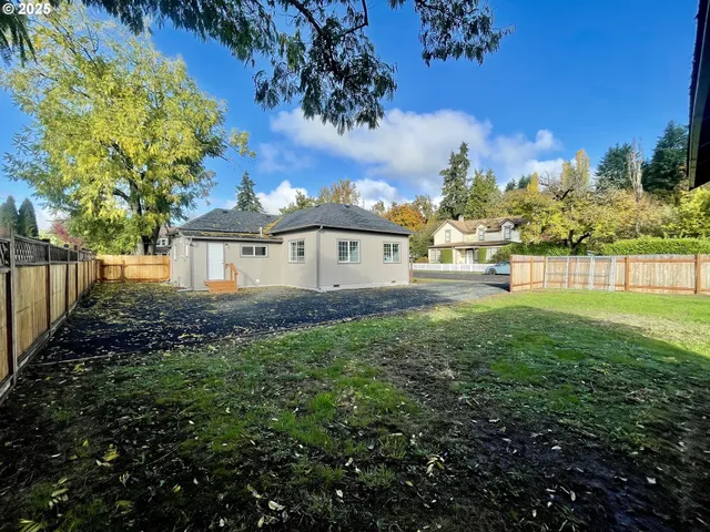 $339,900 | 1039 Chestnut Avenue, Cottage Grove, OR 97424