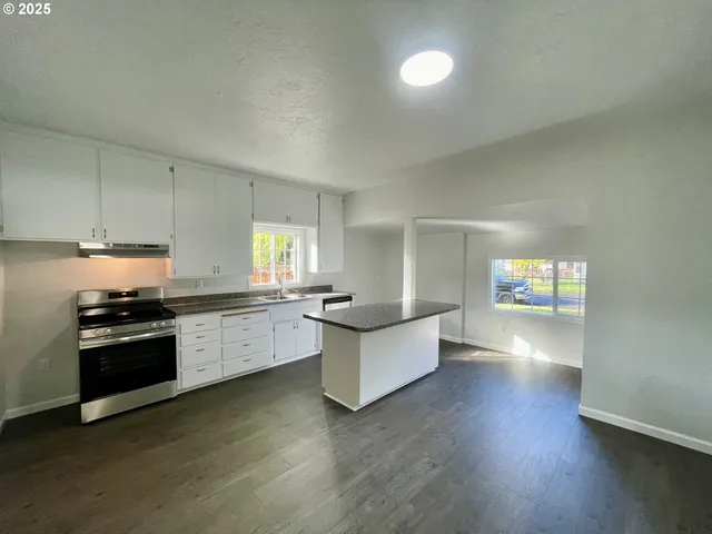 $339,900 | 1039 Chestnut Avenue, Cottage Grove, OR 97424