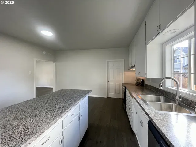 $339,900 | 1039 Chestnut Avenue, Cottage Grove, OR 97424