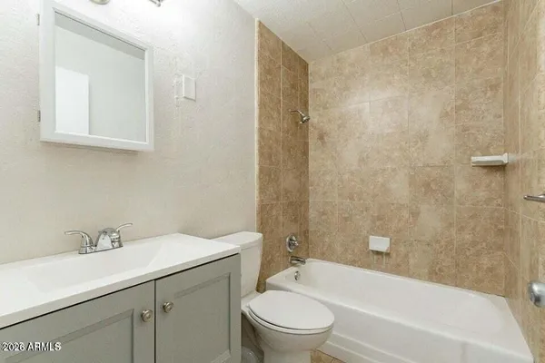 $4,995 | 505 West Howe Street, Tempe, AZ 85281