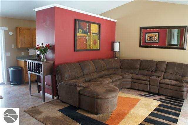 3256 Nimrod Road Traverse City, MI 49685 - Photo 6 of 31 1742577-5.JPG