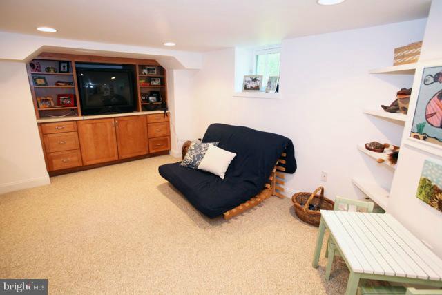407 Hawthorn Road Baltimore, MD 21210 - Photo 20 of 30 lower level den