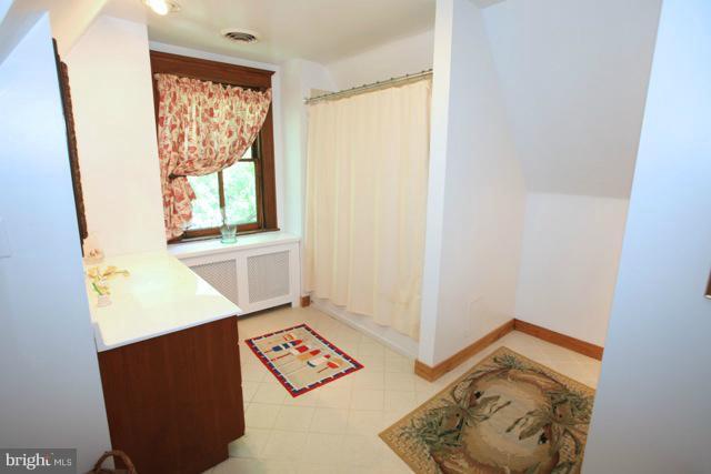 407 Hawthorn Road Baltimore, MD 21210 - Photo 27 of 30 Bath 3rd floor