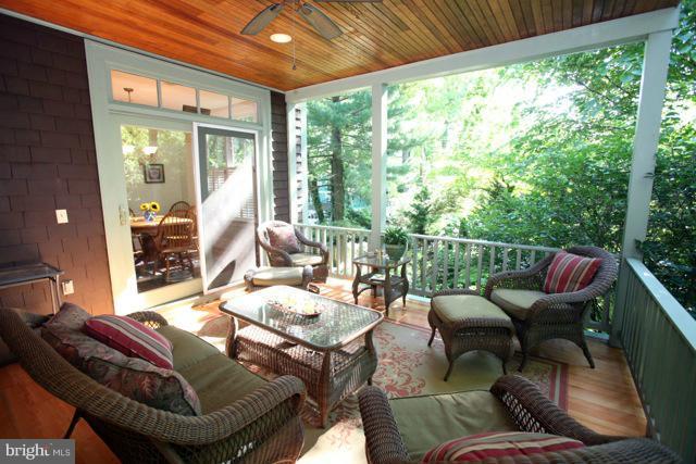 407 Hawthorn Road Baltimore, MD 21210 - Photo 29 of 30 porch