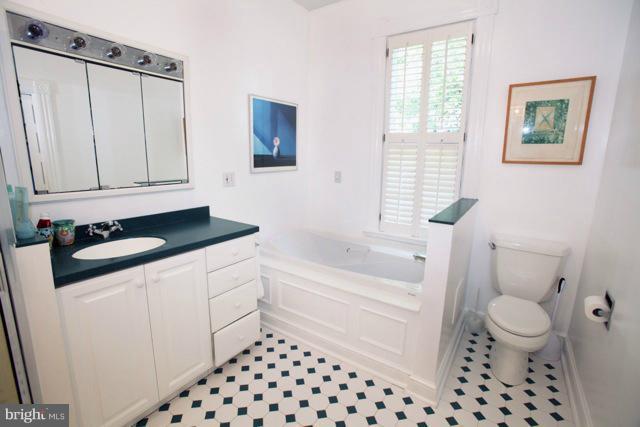 407 Hawthorn Road Baltimore, MD 21210 - Photo 5 of 30 Bath (Master)