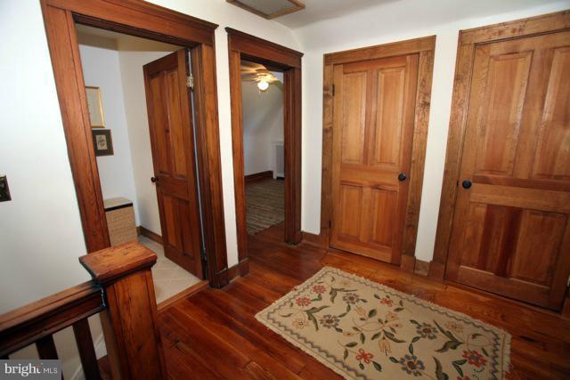 407 Hawthorn Road Baltimore, MD 21210 - Photo 7 of 30 3rd floor landing