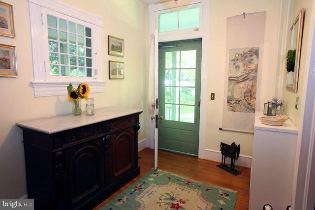 407 Hawthorn Road Baltimore, MD 21210 - Photo 10 of 30 foyer