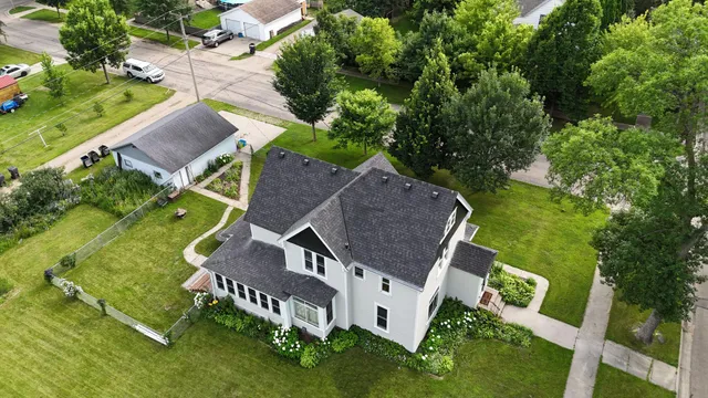 $239,500 | 311 West 7th Street, Morris, MN 56267