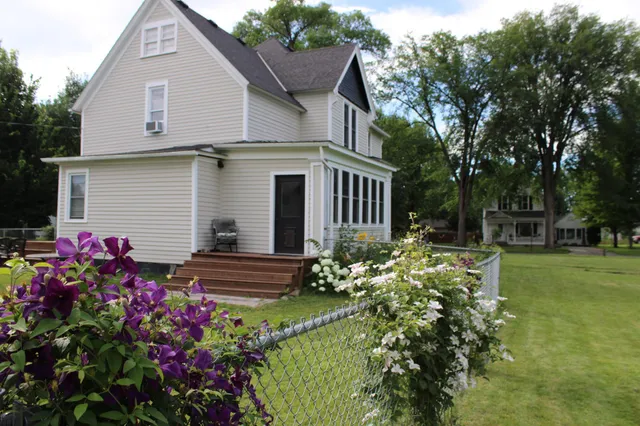 $239,500 | 311 West 7th Street, Morris, MN 56267