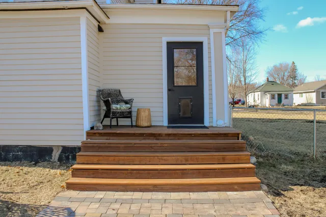 $239,500 | 311 West 7th Street, Morris, MN 56267