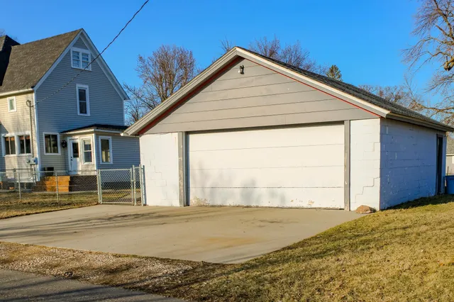 $239,500 | 311 West 7th Street, Morris, MN 56267