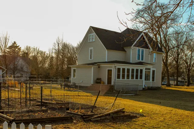 $239,500 | 311 West 7th Street, Morris, MN 56267