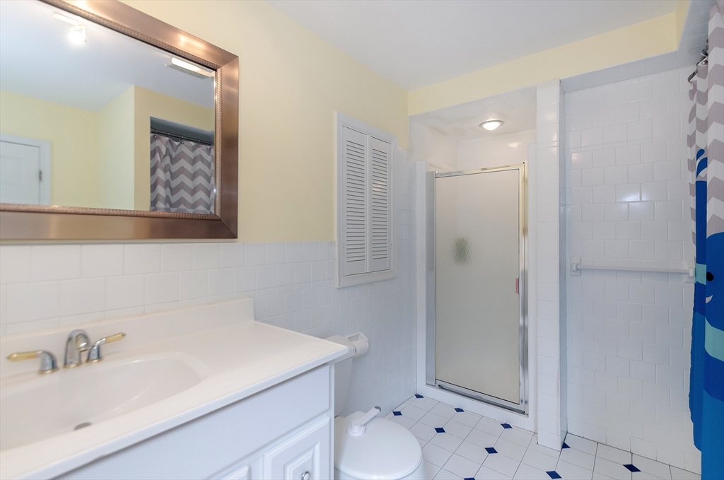 9 Hitching Post Road Mattapoisett, MA 02739 - Photo 19 of 36