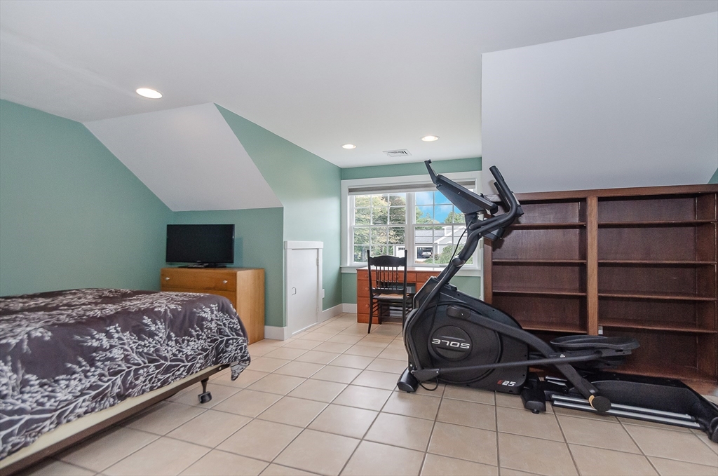 9 Hitching Post Road Mattapoisett, MA 02739 - Photo 26 of 36