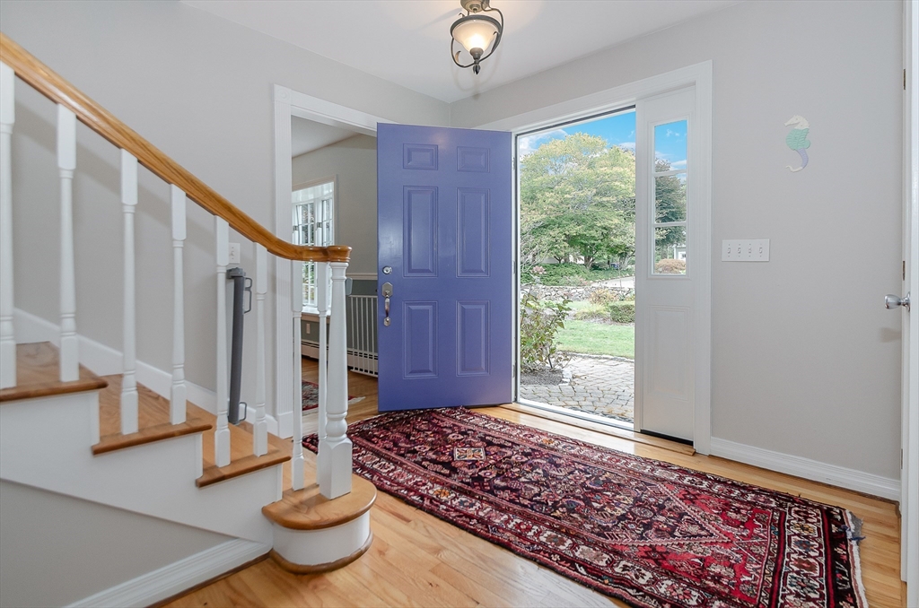 9 Hitching Post Road Mattapoisett, MA 02739 - Photo 4 of 36