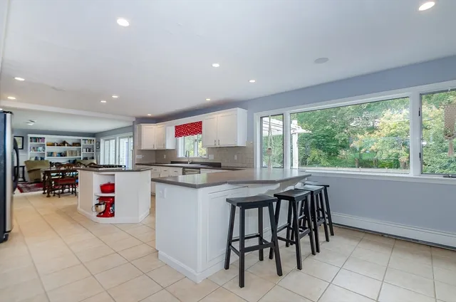 $930,000 | 9 Hitching Post Road, Mattapoisett, MA 02739