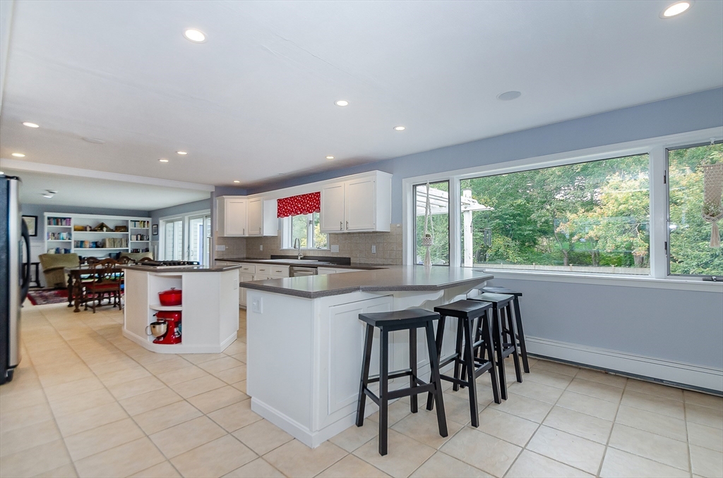 9 Hitching Post Road Mattapoisett, MA 02739 - Photo 10 of 36