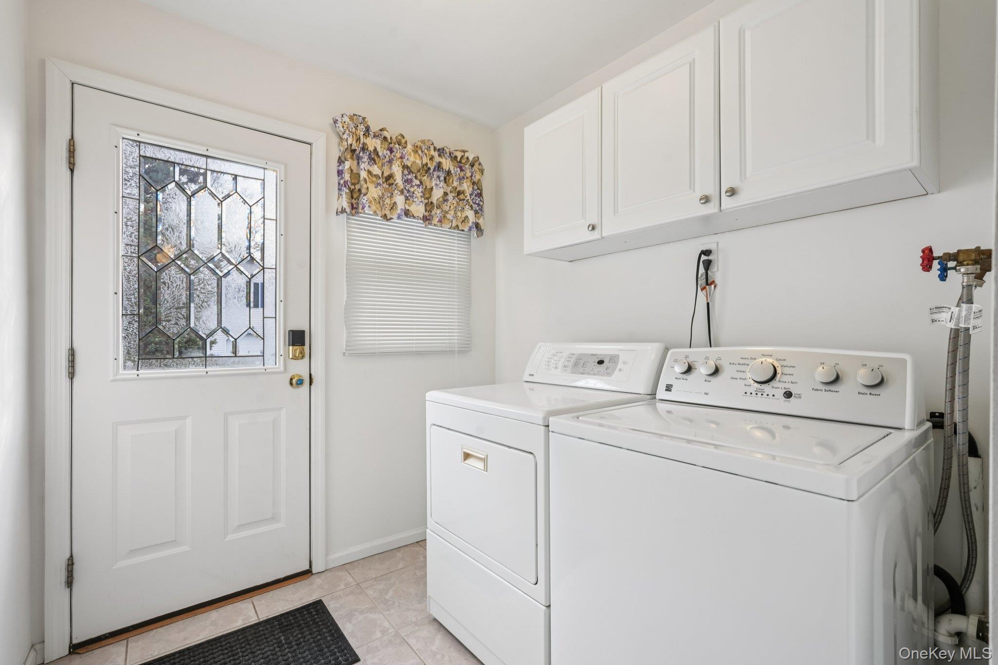 23 Oriole Road New City, NY 10956 - Photo 16 of 43 a utility room with dryer and washer