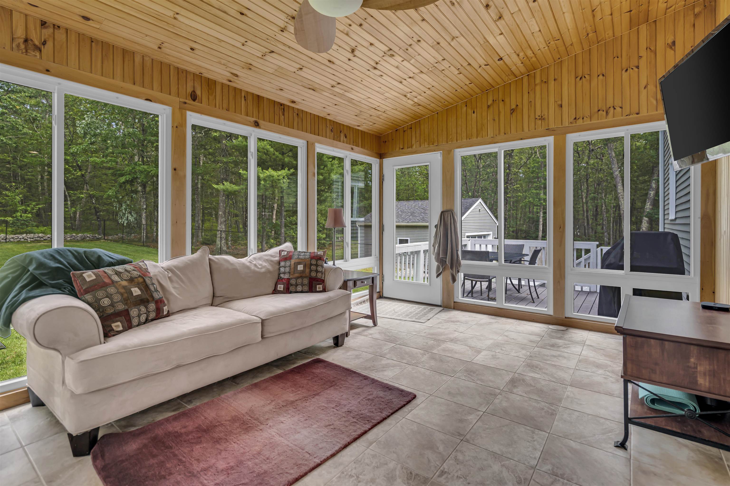 12 Fields Farm Road Merrimack, NH 03054 - Photo 16 of 33