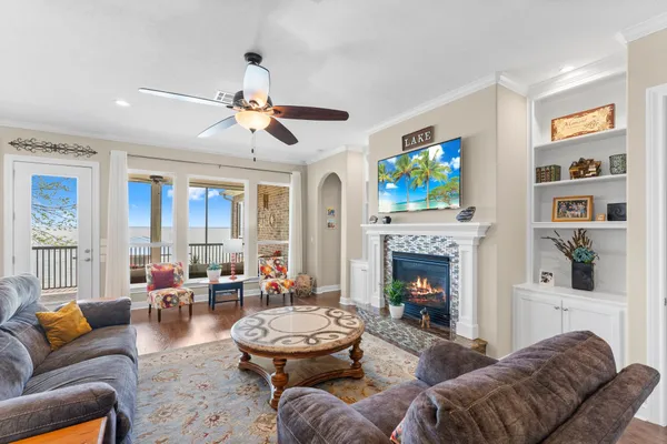 $1,199,000 | 462 Bridgelanding, Onalaska, TX 77360