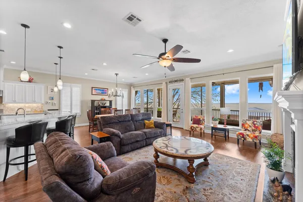 $1,199,000 | 462 Bridgelanding, Onalaska, TX 77360