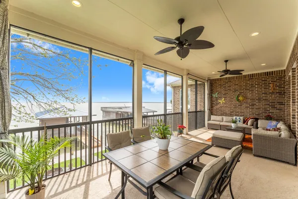 $1,199,000 | 462 Bridgelanding, Onalaska, TX 77360