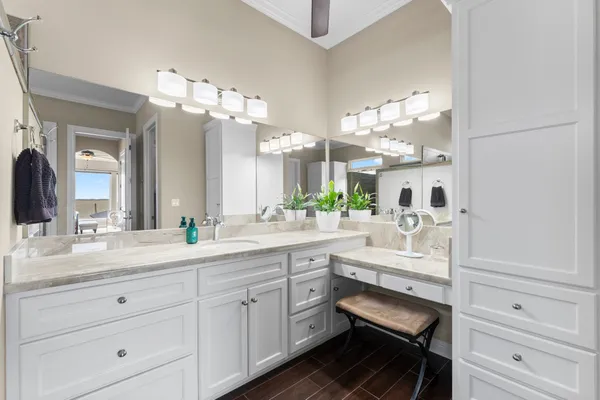 $1,199,000 | 462 Bridgelanding, Onalaska, TX 77360